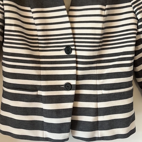 Le Chateau Striped 3/4 Sleeve Blazer - Picture 4 of 9